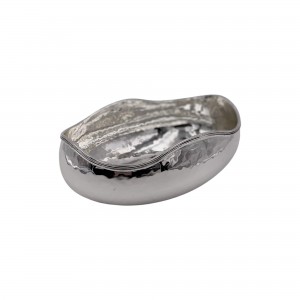 oval- silver-centerpiece